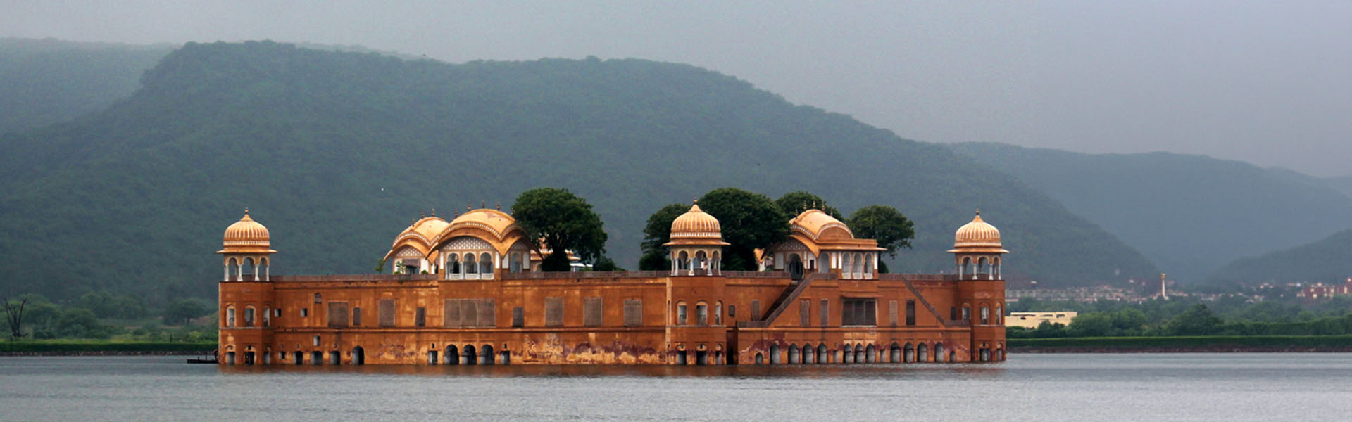 Monsoon-End Jaipur 2026: Hostel Hikes to Ganesh Temples 